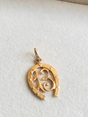 UnoAErre 18K Solid Gold Horseshoe Pendant | Made in Italy | 1.46 g